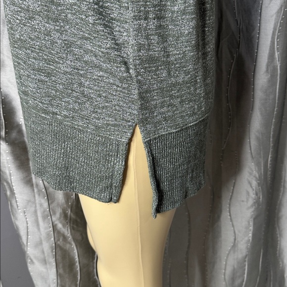 Gap Women’s Sz M Sweater Green-Gray Tunic Cowl Neck Lightweight Long Sleeve - Picture 3 of 7